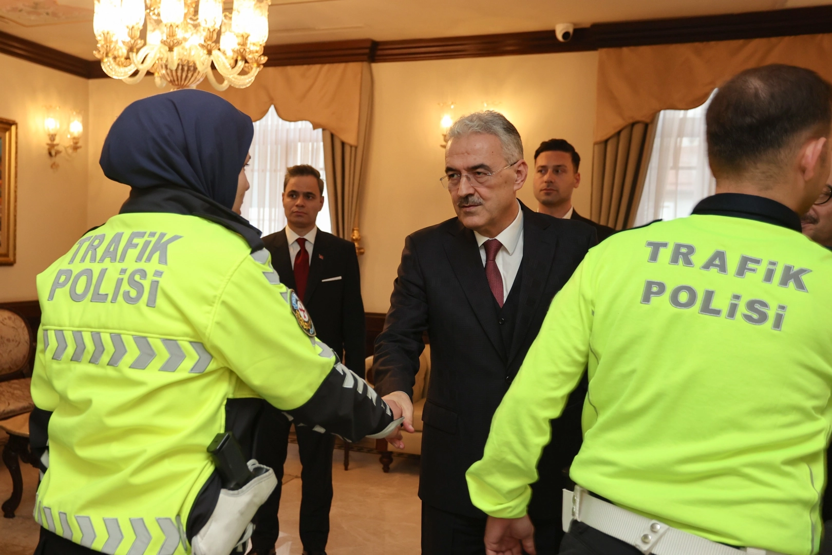 Bursa Valisi Erol Ayyıldız'ın "Ramazan Bayramı" mesajı haberi