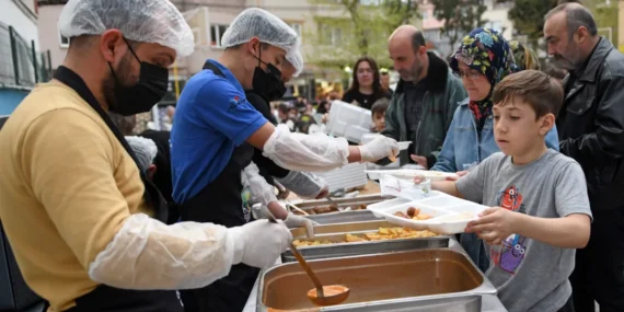 Bursa Yeşilova Mahallesi’nde 1000 kişilik iftar sofrası haberi
