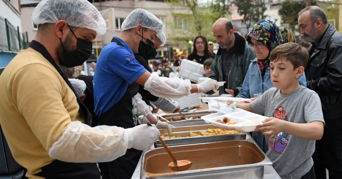 Bursa Yeşilova Mahallesi’nde 1000 kişilik iftar sofrası haberi