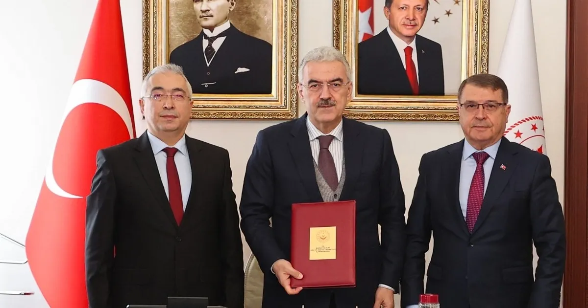 Bursa esnafı ailelere destek olacak... BESOB protokolü imzaladı haberi