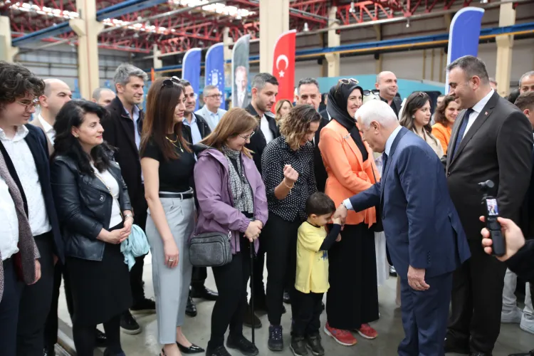 Bursa'da Başkan Bozbey bayramda çalışan ekipleri unutmadı haberi