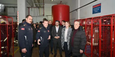 Bursa'da Başkan Bozbey sahuru gençlerle yaptı haberi