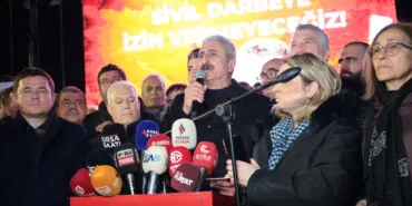Bursa’da İmamoğlu için protestolar devam ediyor haberi