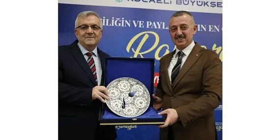 Büyükakın, Fransa dönüşü  sağlık çalışanlarıyla iftar yaptı haberi