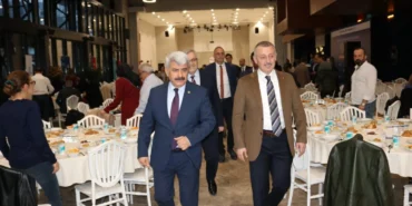 Büyükakın, Fransa dönüşü  sağlık çalışanlarıyla iftar yaptı haberi