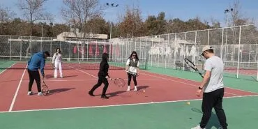 Büyükşehir Belediyesi’nden ücretsiz tenis eğitimi haberi