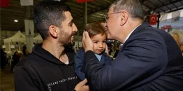 Büyükşehir'in iftar sofrası bu kez Karabağlar'da kuruldu haberi