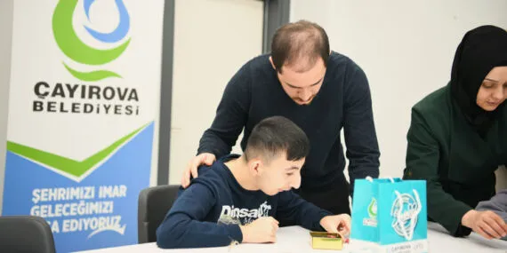 Çayırova'da özel bireylerden en özel hediye haberi