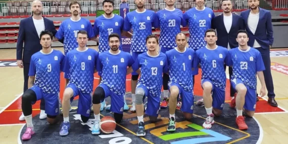 Celal Atik Spor Salonu’nda parke ısınıyor haberi