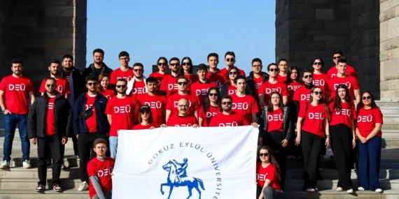 DEÜ öğrencileri Çanakkale’de şehitleri andı haberi