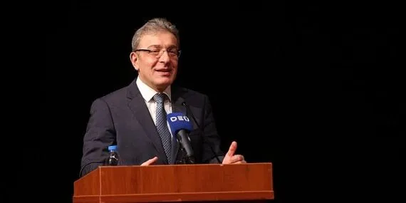 DEÜ’DE Tiyatro Coşkusu: Muhsin Ertuğrul ve Suat Taşer Ödülleri Sahiplerini Buldu haberi