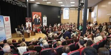 DR.Gülseren Bugdaycıoğlu'nun söyleşisi bakırköy'de yoğun ilgi gördü haberi