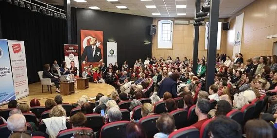 DR.Gülseren Bugdaycıoğlu'nun söyleşisi bakırköy'de yoğun ilgi gördü haberi