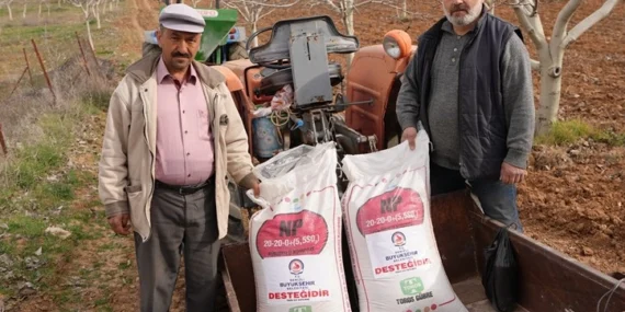 Denizli’de çiftçinin yüzü Büyükşehirle gülüyor haberi