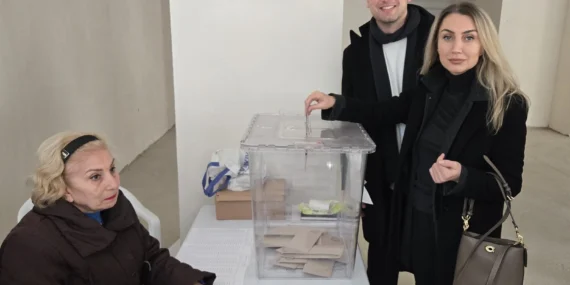 Dilek İmamoğlu oyunu kullandı, sandığa davet etti haberi