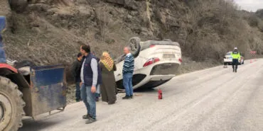 Düzce'de otomobil şarampole devrildi haberi