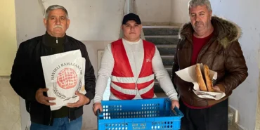 Edirne İpsala'da CHP'liler pide dağıttı haberi