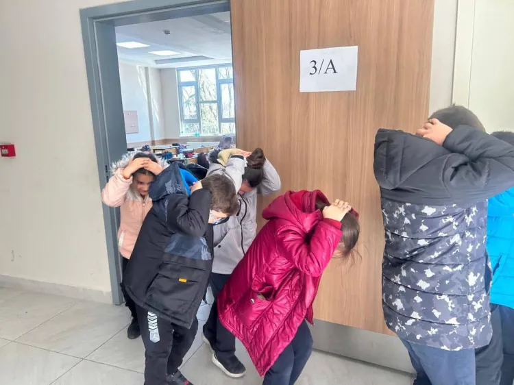 Edirne İpsala'da okullarda deprem tatbikatı haberi