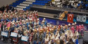 Edremit Belediyesi Halk Oyunları Ekibi İl Birincisi Oldu haberi