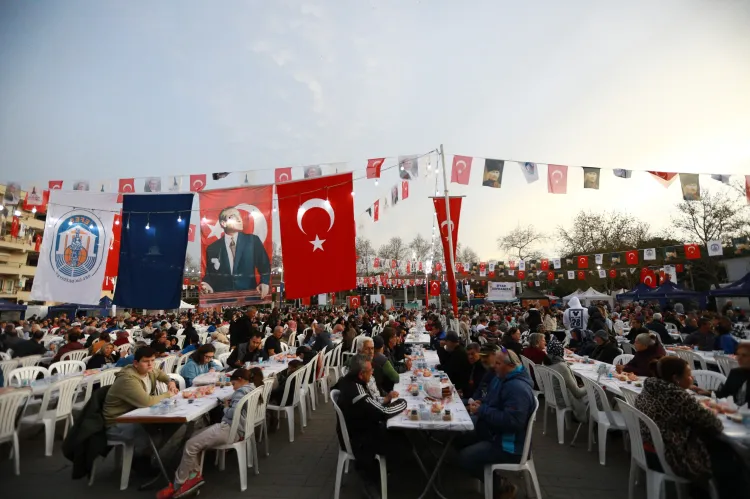 Efes Selçuk’ta dayanışma ve kardeşlik sofrası haberi