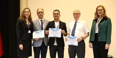 Ege Üniversitesi (EÜ) Tıp Fakültesinde 14 Mart Tıp Bayramı dolayısıyla etkinlik düzenledi. haberi