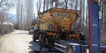 Elmalı'da zarar gören ve yıpranan yollar onarılıyor haberi