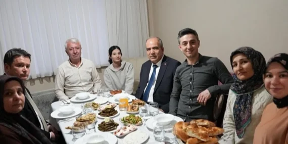 Erkan Aydın Ayaz ailesinin iftar sofrasına konuk oldu haberi