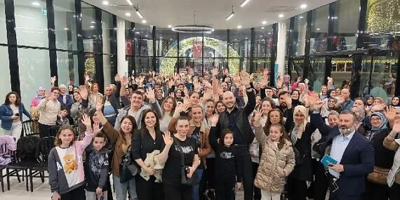 Fenomen Cem Özkök, sevenleri ile bir araya geldi haberi