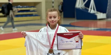 Gülfem Aysima Bilecik’ten şampiyonlukla döndü haberi