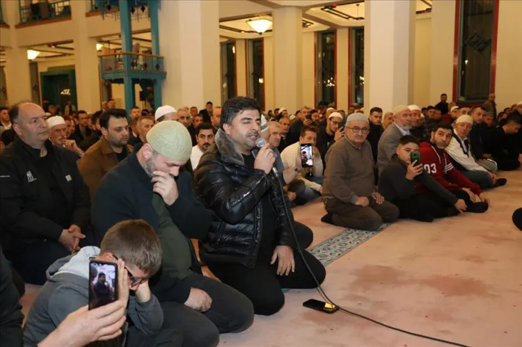 Hafız Adem Bilgetay, Kadir Gecesinde İnegöllülerle buluştu haberi