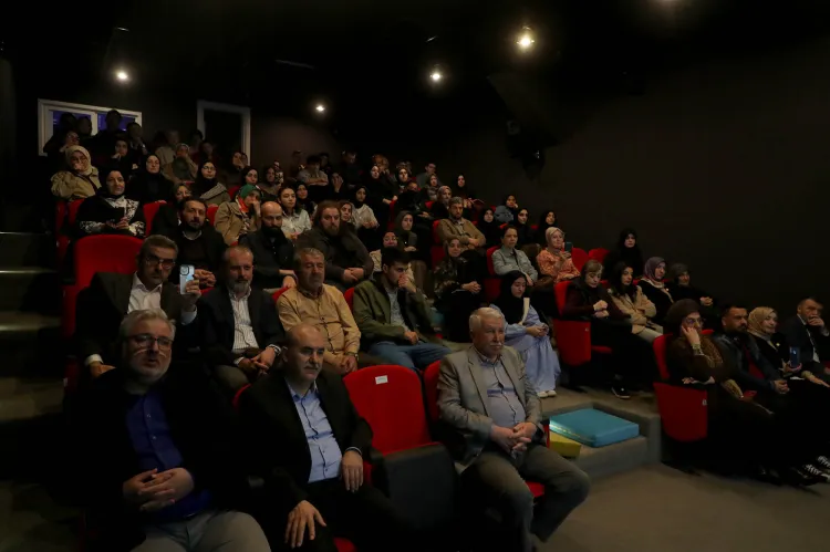 Hattat Kutlu Sakarya'da sanatın inceliklerini anlattı haberi
