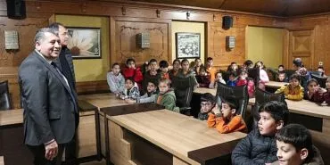 İlkokul Öğrencileri Başkan Sakarsu‘yu Ziyaret Etti haberi