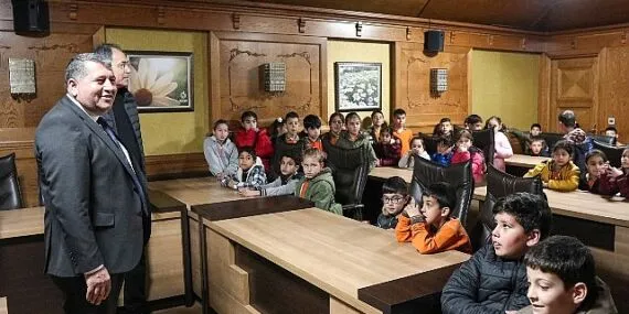 İlkokul Öğrencileri Başkan Sakarsu‘yu Ziyaret Etti haberi