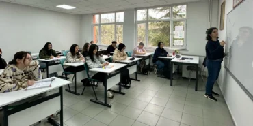 İstanbul Bakırköylü gençler ücretsiz kurslarla geleceğe hazırlanıyor haberi