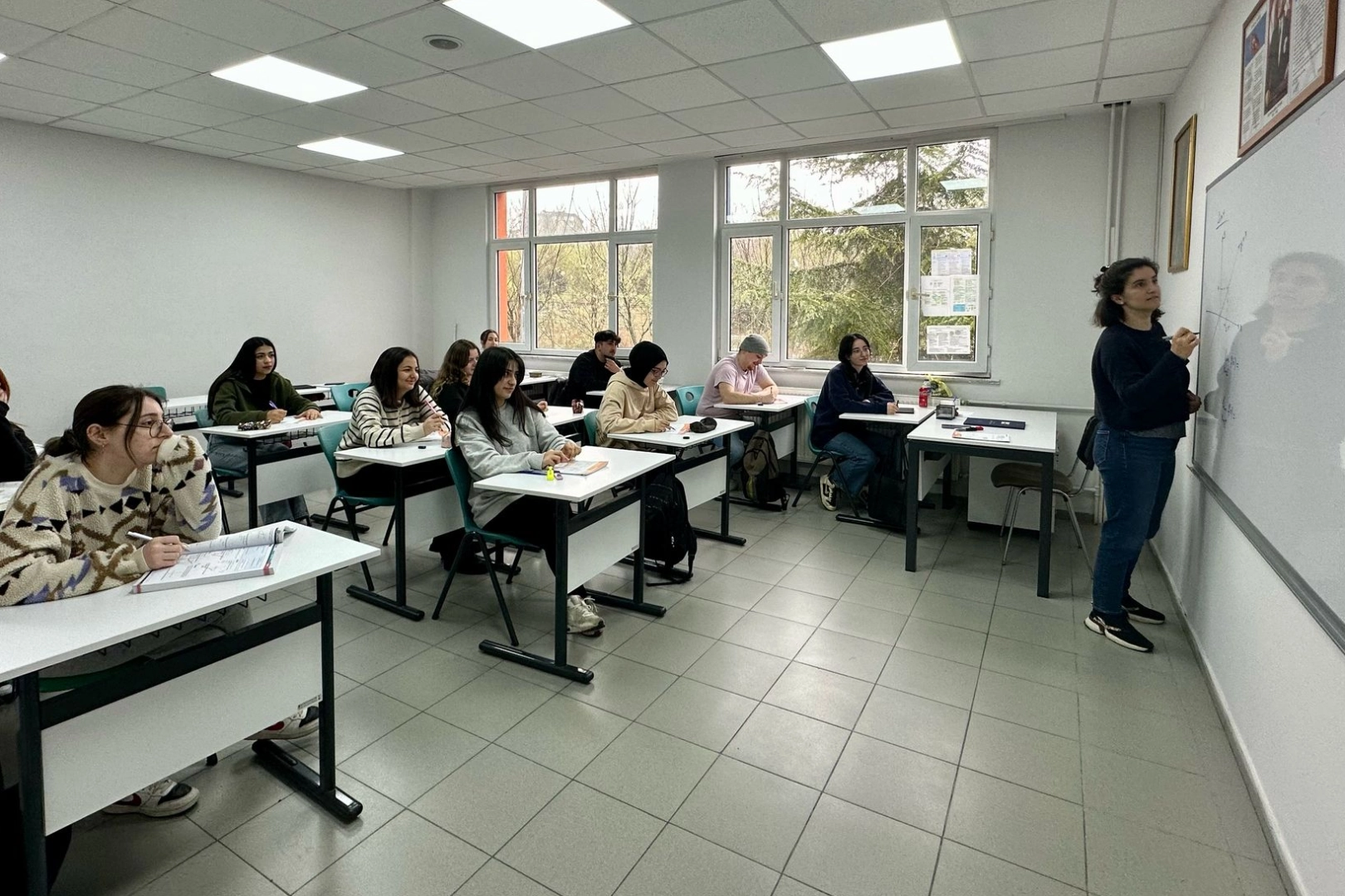 İstanbul Bakırköylü gençler ücretsiz kurslarla geleceğe hazırlanıyor haberi