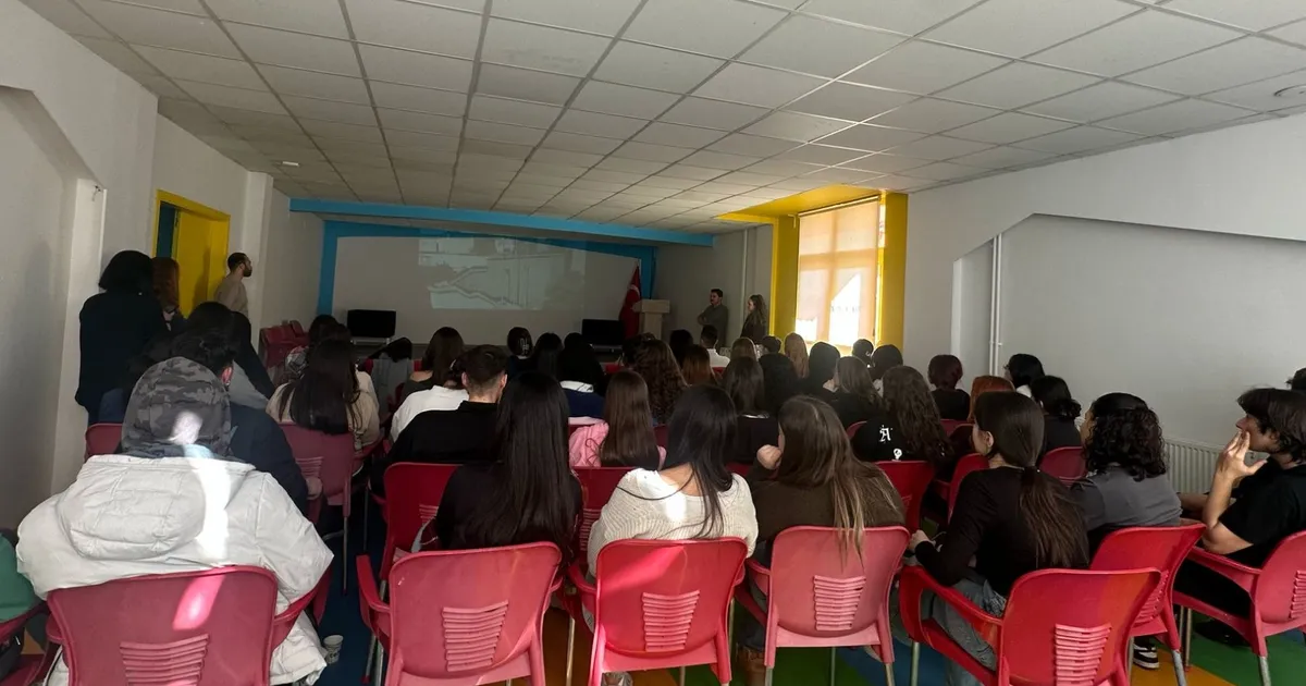 İstanbul Bakırköylü öğrenciler geleceğe umutla bakıyor haberi