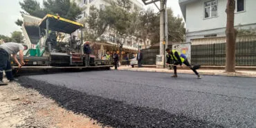 İzmir Bornova'da gözde sokağa bayramlık asfalt haberi