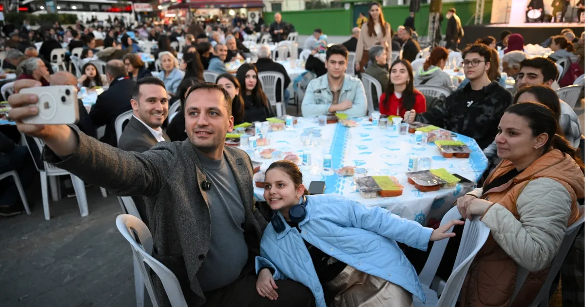 İzmir Bornova’da Kadir Gecesi’nde büyük iftar buluşması haberi