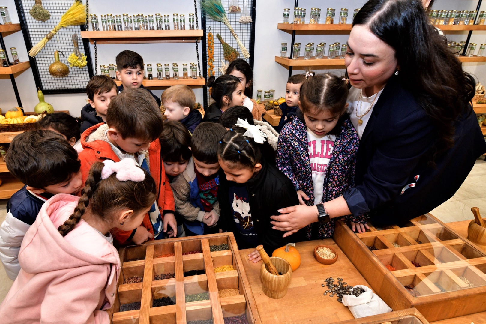 İzmir Bornova’da minik eller toprakla buluştu haberi