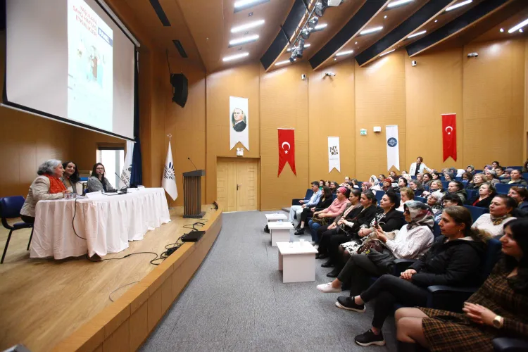 İzmir Karabağlar'da 'Güvenli Yaşlanma' buluşması haberi