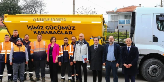İzmir Karabağlar’da çukurlara anında müdahale! Asfalt yama robotu sahaya indi! haberi