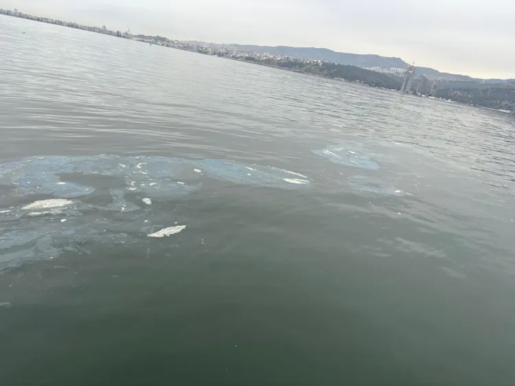 İzmir Körfezi'ni kirleten firmaya 8,3 milyon TL ceza haberi