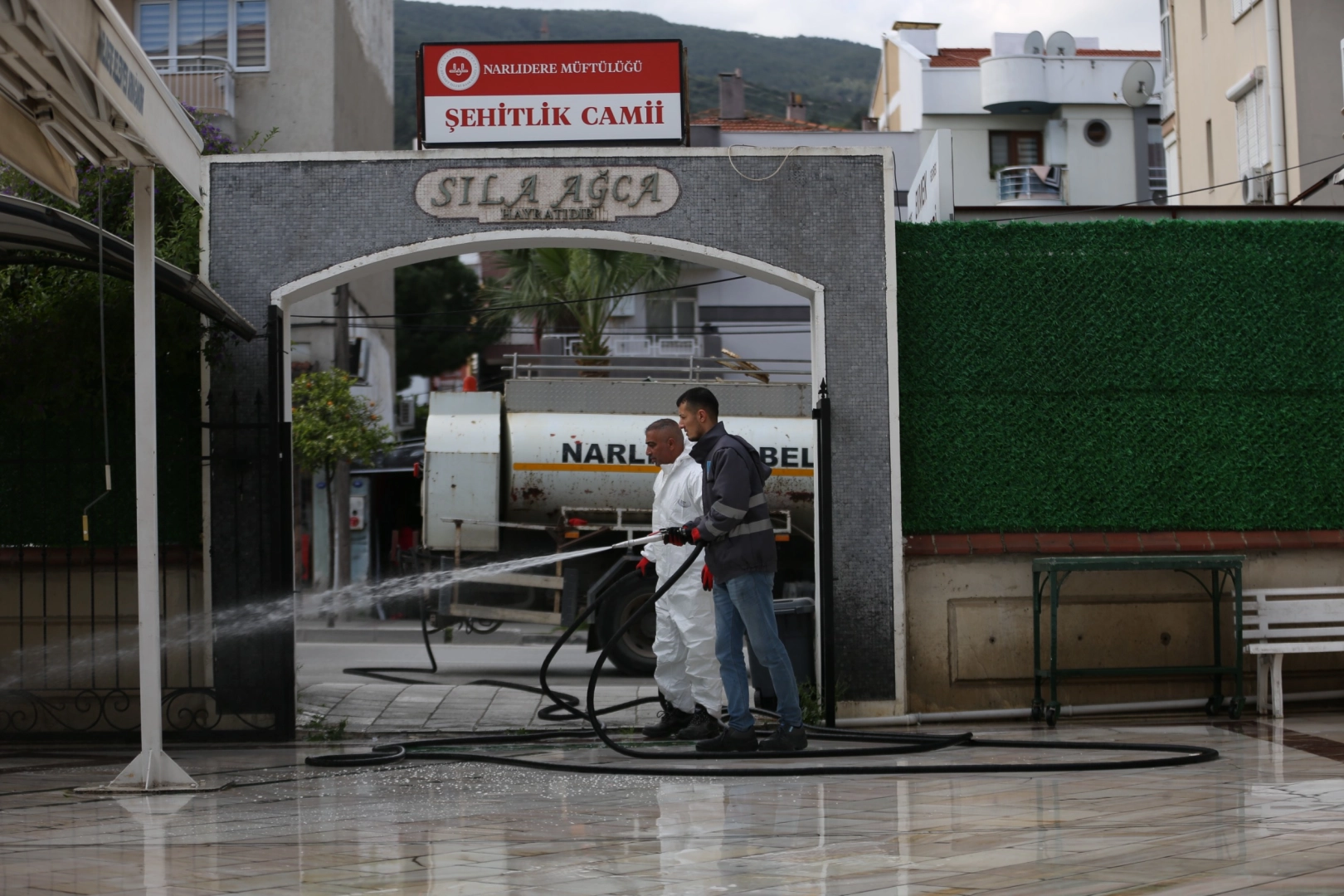 İzmir Narlıdere’de ibadethanelere bayram temizliği haberi