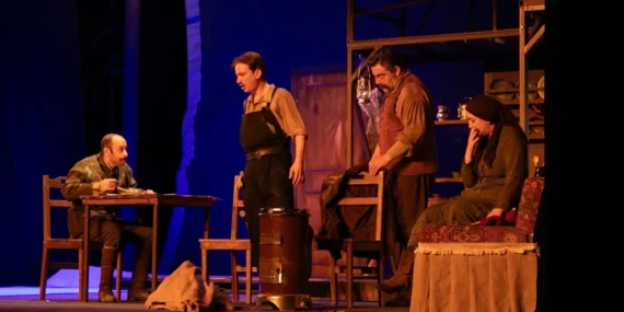 İzmir Şehir Tiyatroları, Bursa'ya 'Yolcu' oldu haberi