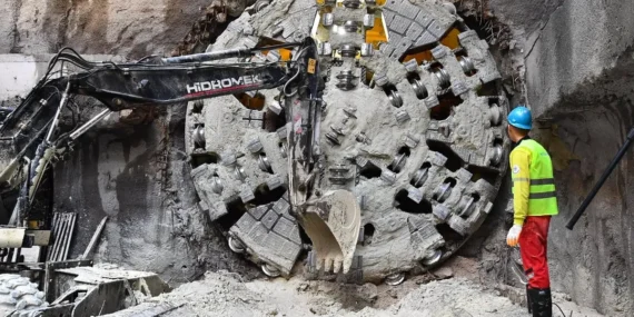 İzmir'de Hasanağa Bahçesi İstasyonu’nda da ışık göründü haberi