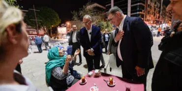 İzmir'de halk sofrası Gaziemir'de kuruldu haberi