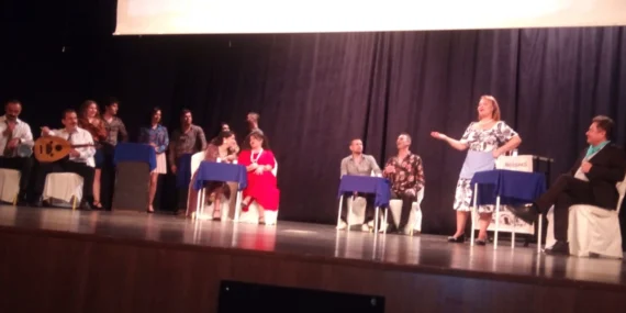 İzmir'de kadın hareketine yoğun katılım haberi