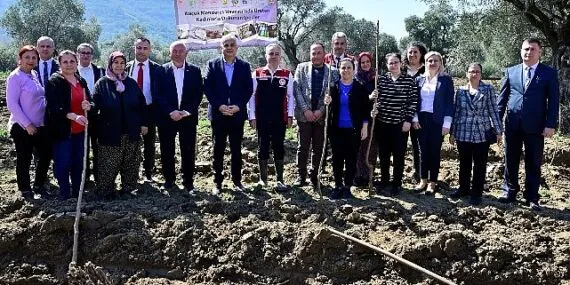 İzmir’de Kadın Çiftçilere Destek: Dut Fidanları Toprakla Buluştu! haberi