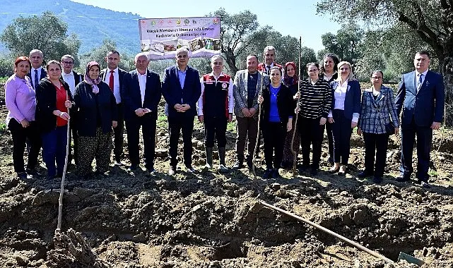 İzmir’de Kadın Çiftçilere Destek: Dut Fidanları Toprakla Buluştu! haberi