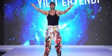 İzmirli modacı, izleyicileri 2078’e götürdü haberi